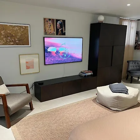 Durance Apartment *