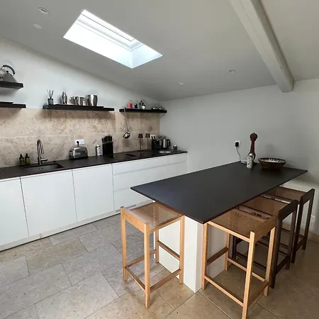 Durance Apartment *